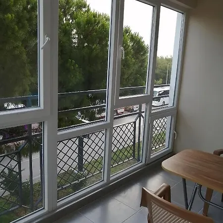 מלון דירות Rega 4*