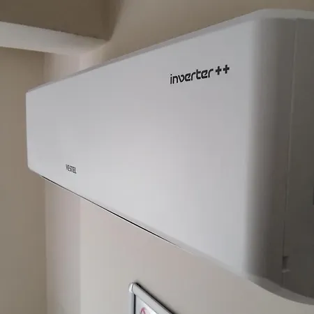 Rega מלון דירות 4*