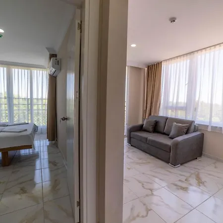 Rega Aparthotel *