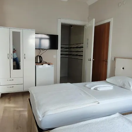 Aparthotel Rega *